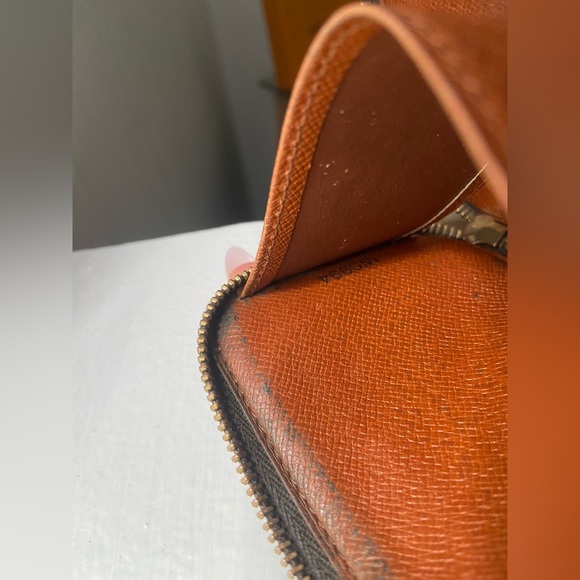 Vintage Louis Vuitton Monogram Zipper Key Holder w Box - Picture 8 of 11